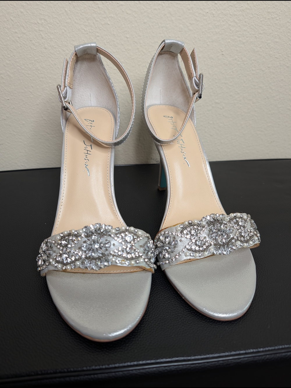 Betsey Johnson Silver Crystal Embellished Satin Heels Ankle Strap Size 9 - Picture 3 of 9